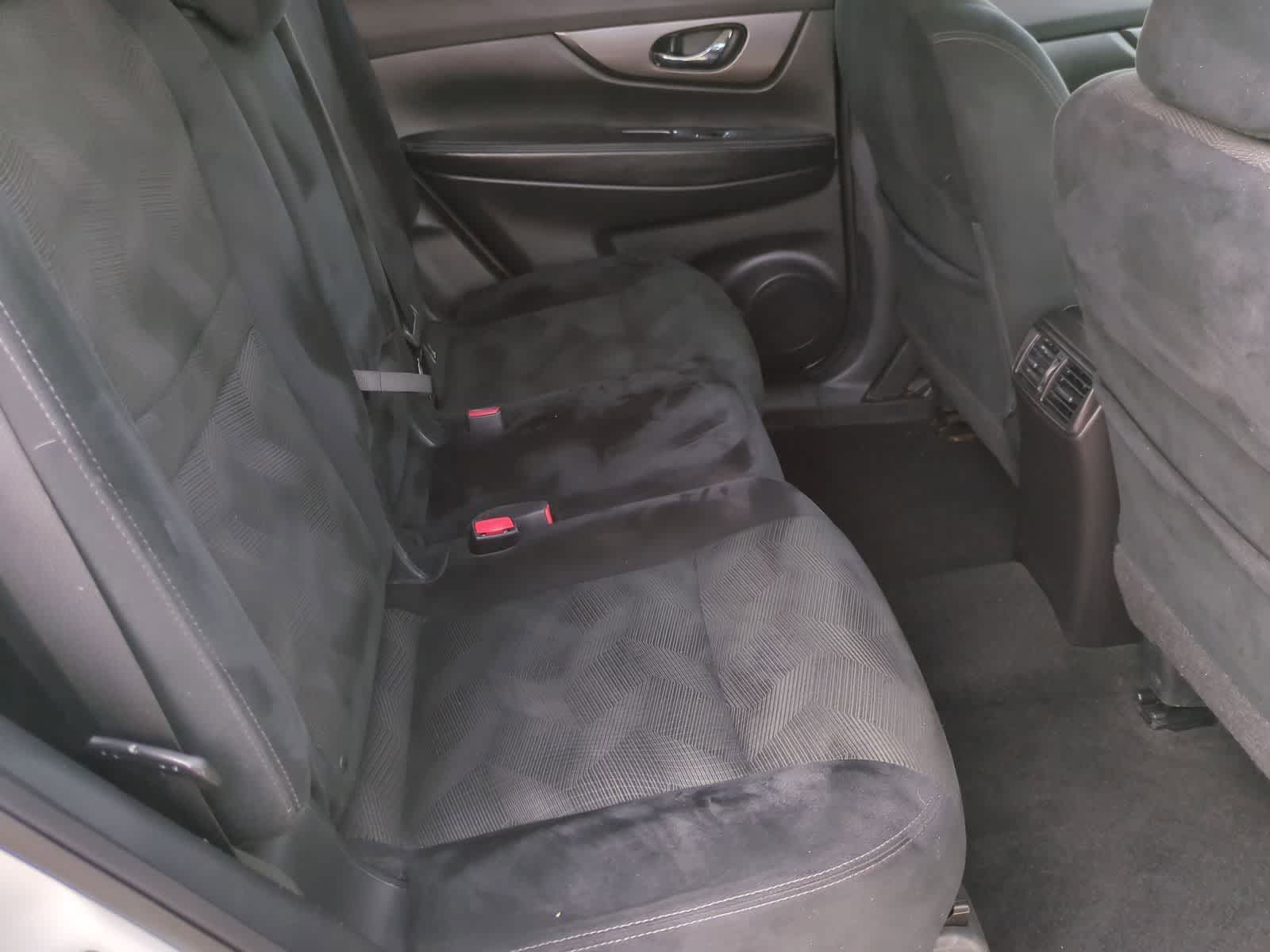 Thumbnail: 2015 Nissan Rogue - 20