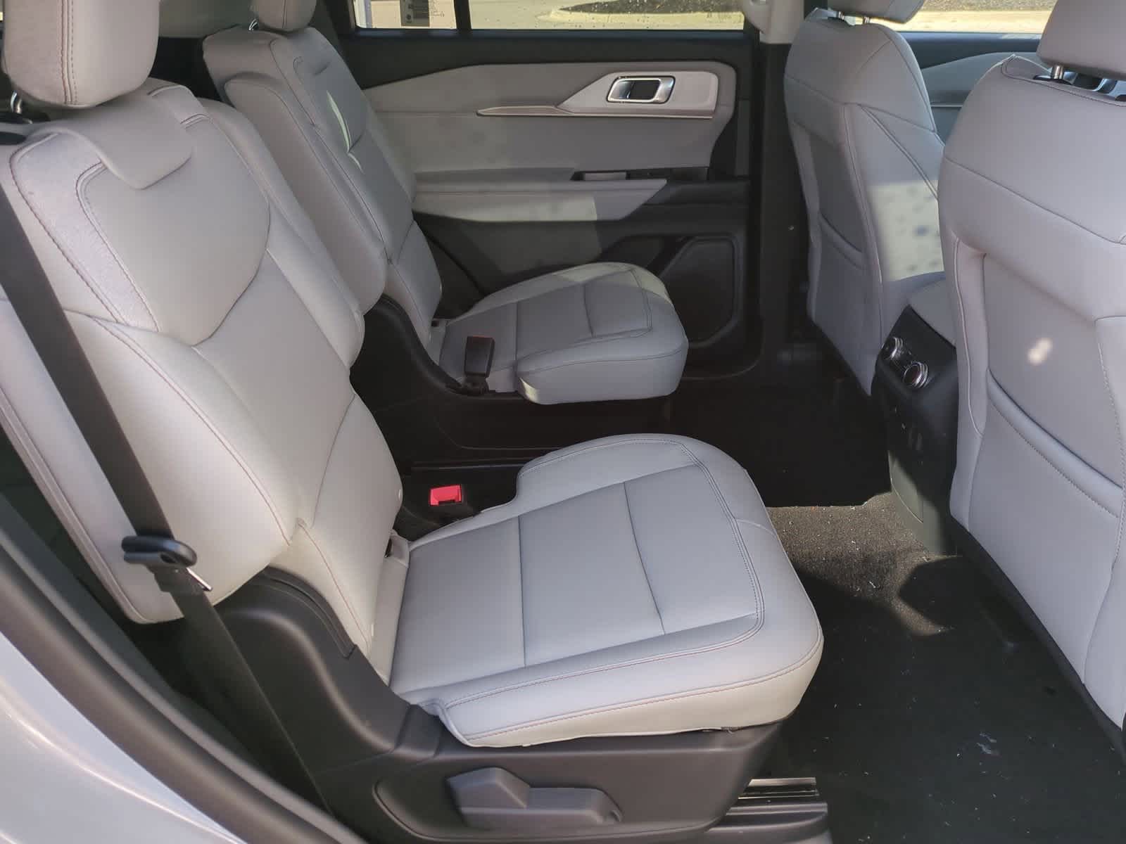 Thumbnail: 2026 Ford Explorer - 20