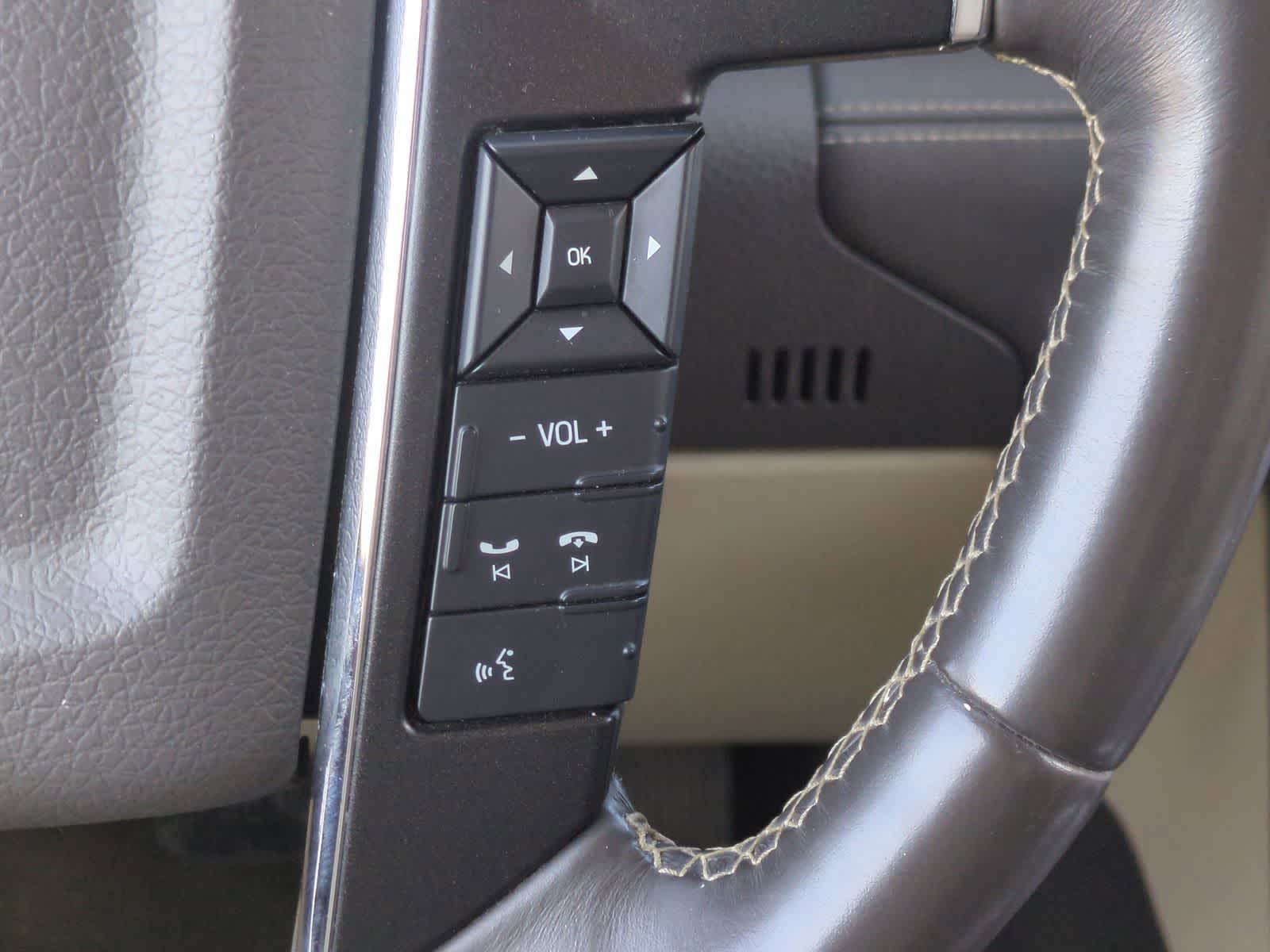 Thumbnail: 2016 Lincoln Navigator - 26