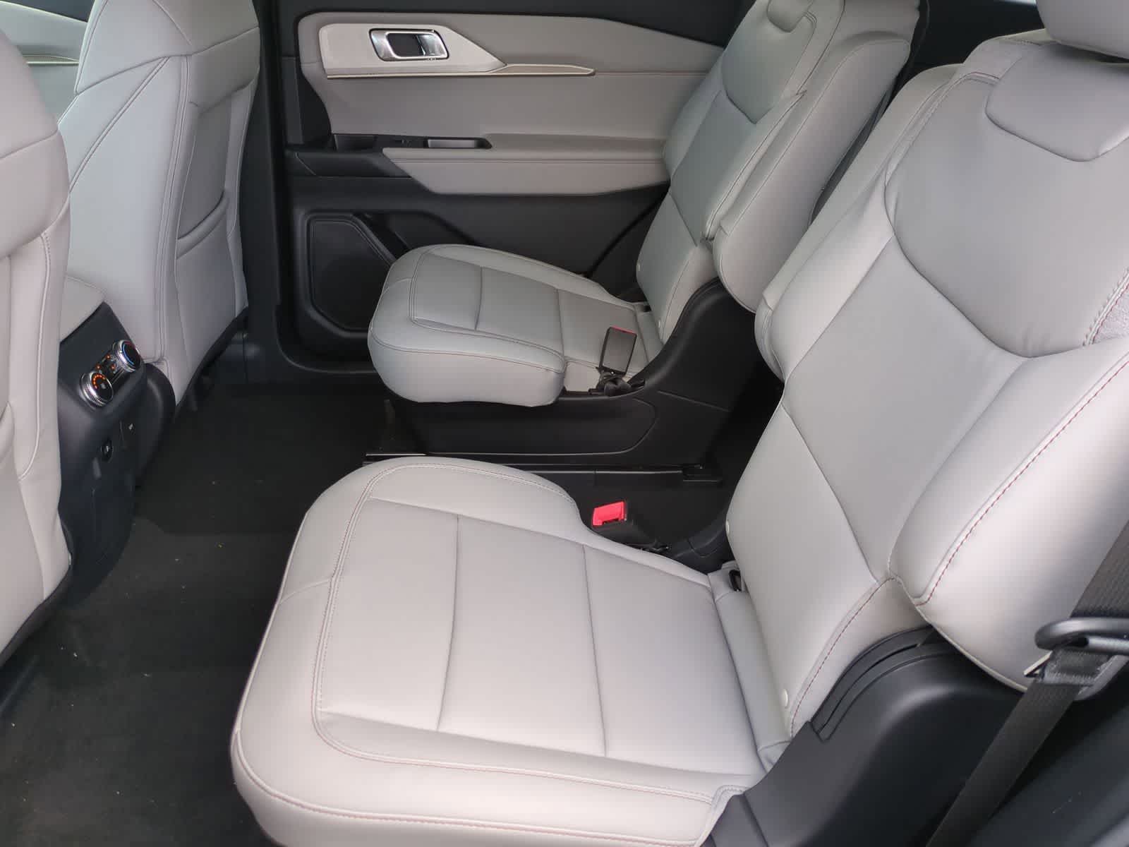 Thumbnail: 2026 Ford Explorer - 19