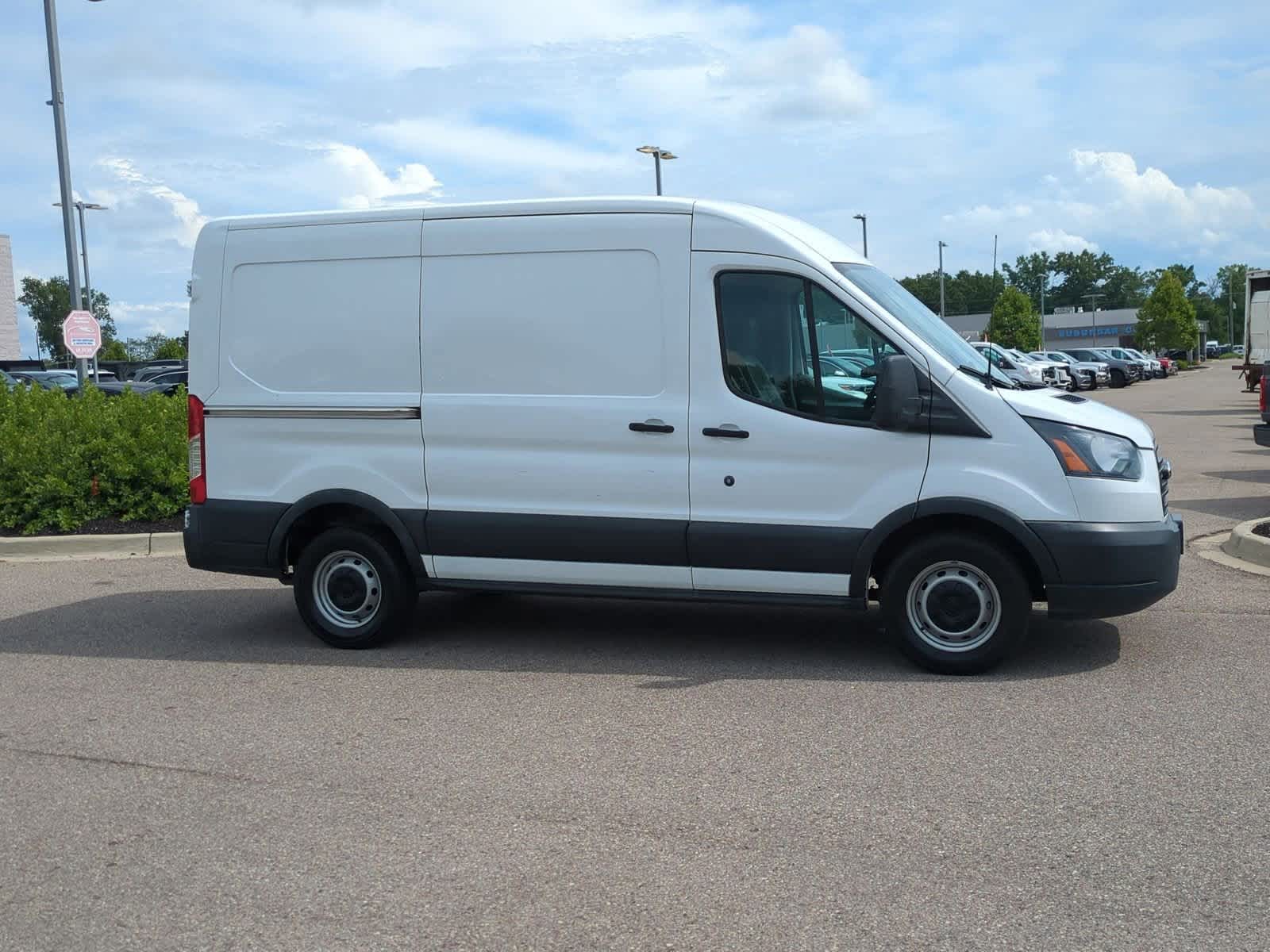 Thumbnail: 2017 Ford Transit Series - 9
