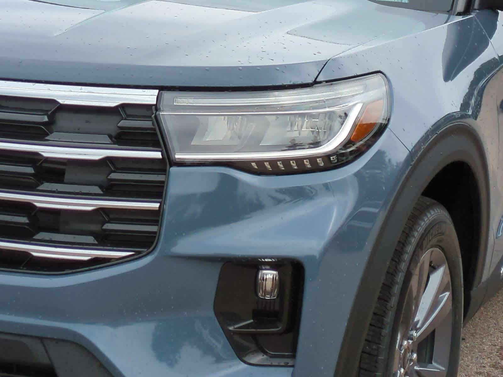 2025 Ford Explorer Active 11