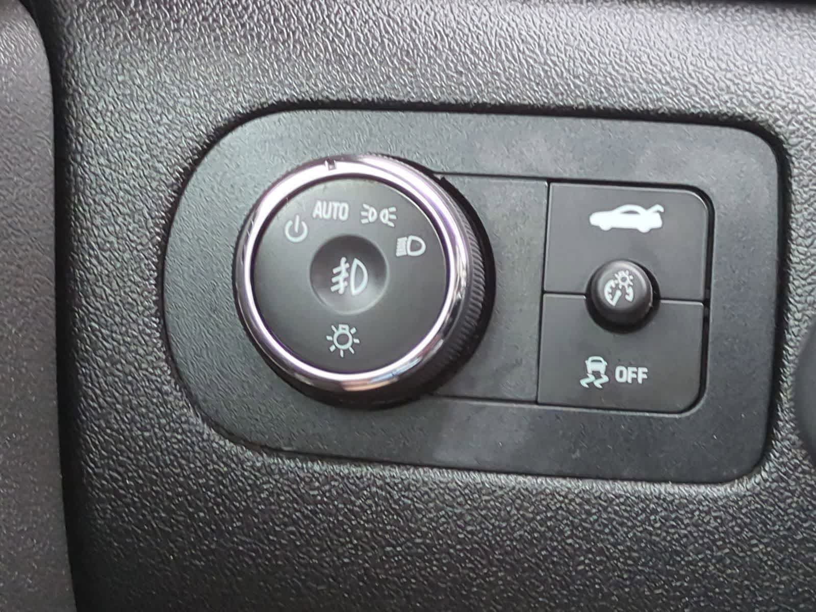 Thumbnail: 2012 Chevrolet Impala - 28