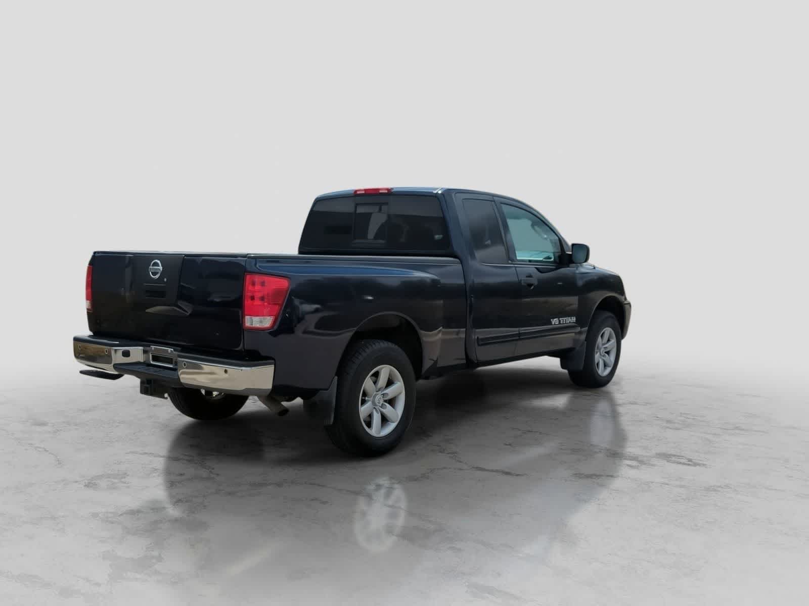 Thumbnail: 2011 Nissan Titan - 4
