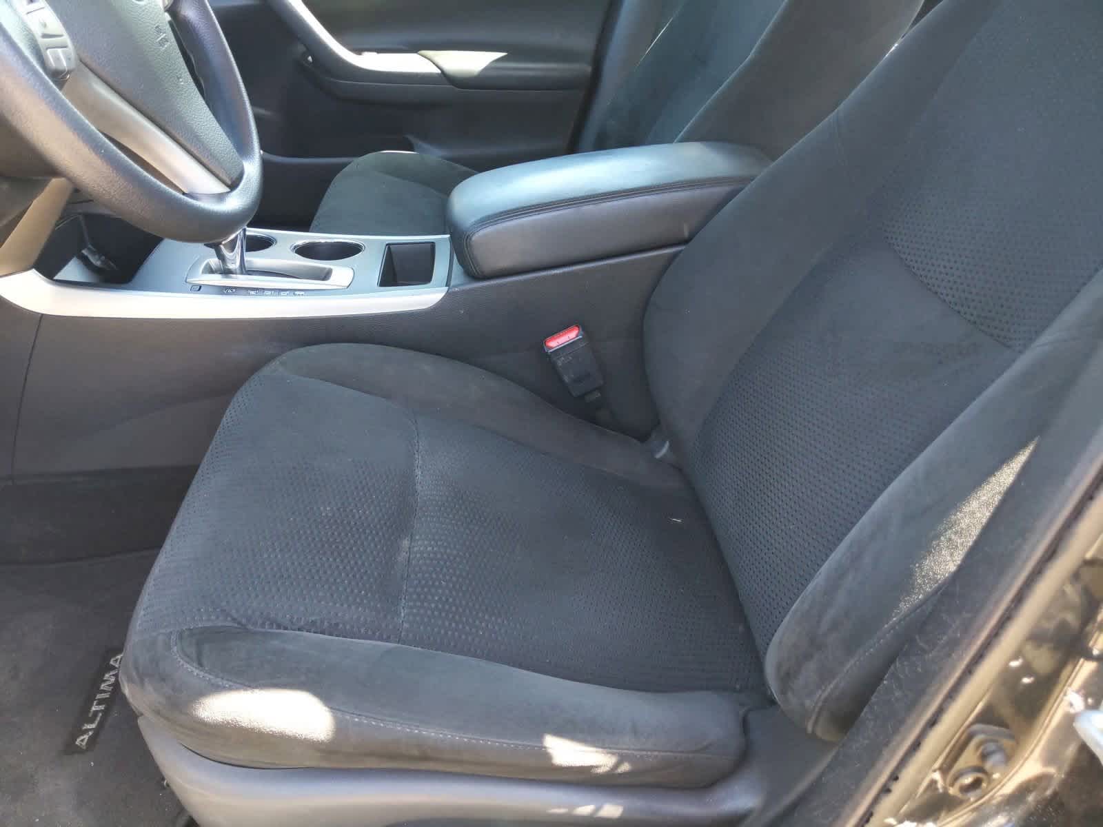 Thumbnail: 2015 Nissan Altima - 15