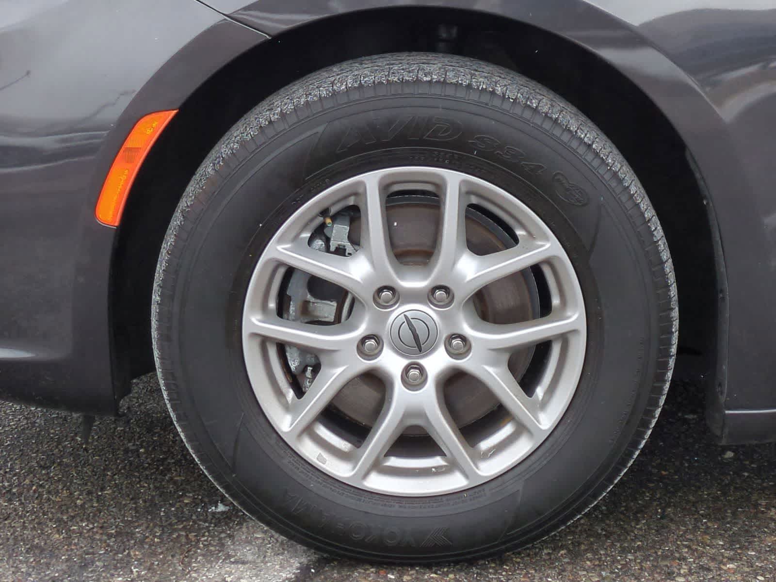 Thumbnail: 2022 Chrysler Pacifica - 14