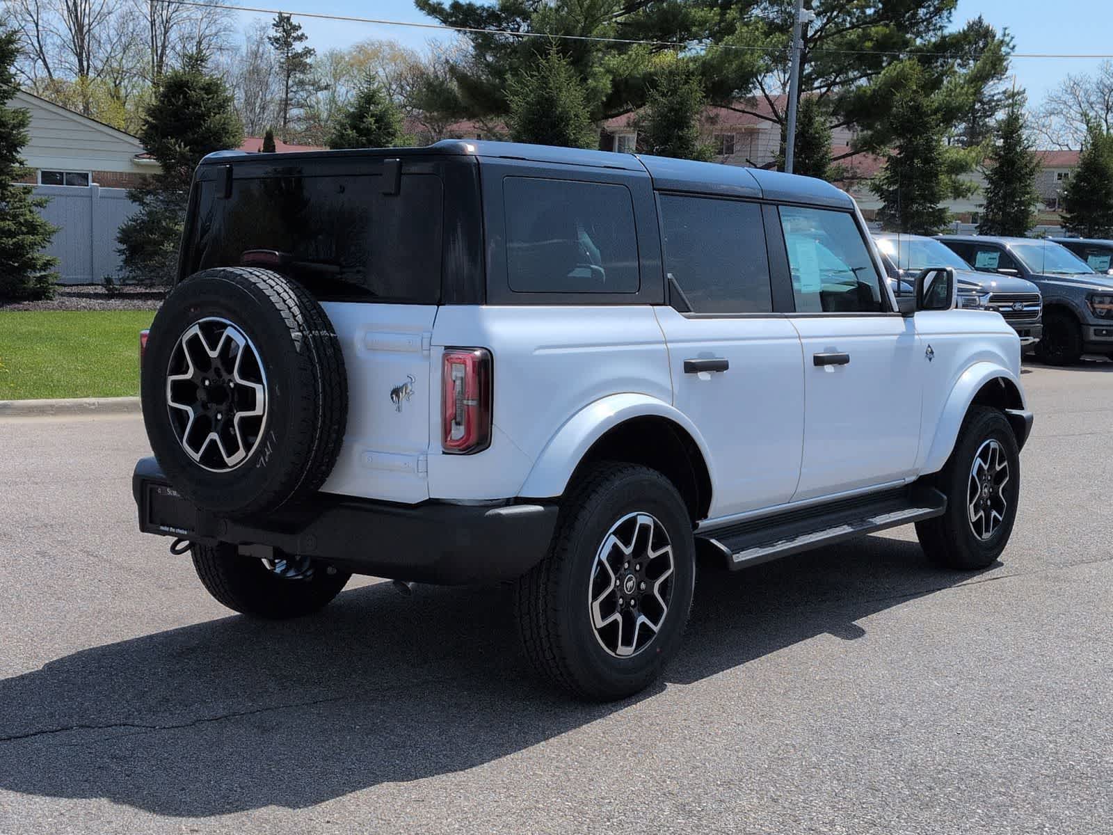 Thumbnail: 2026 Ford Bronco - 8