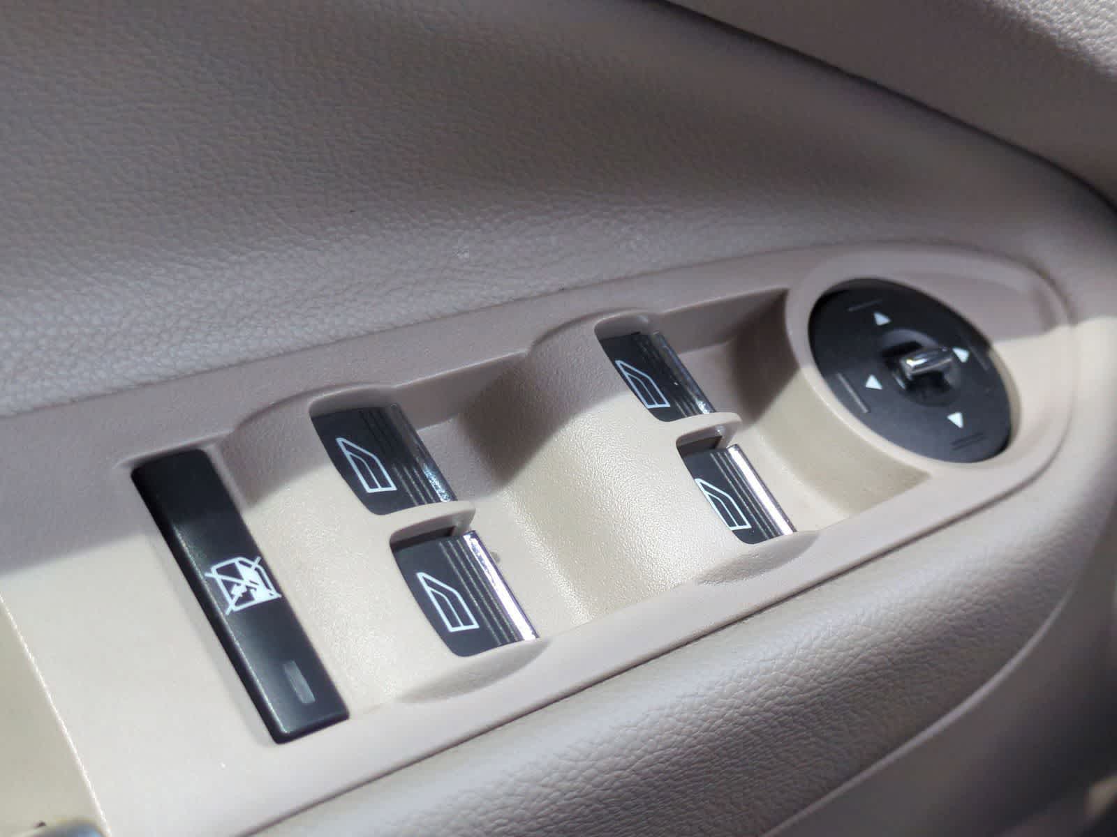 Thumbnail: 2013 Ford C-Max - 29