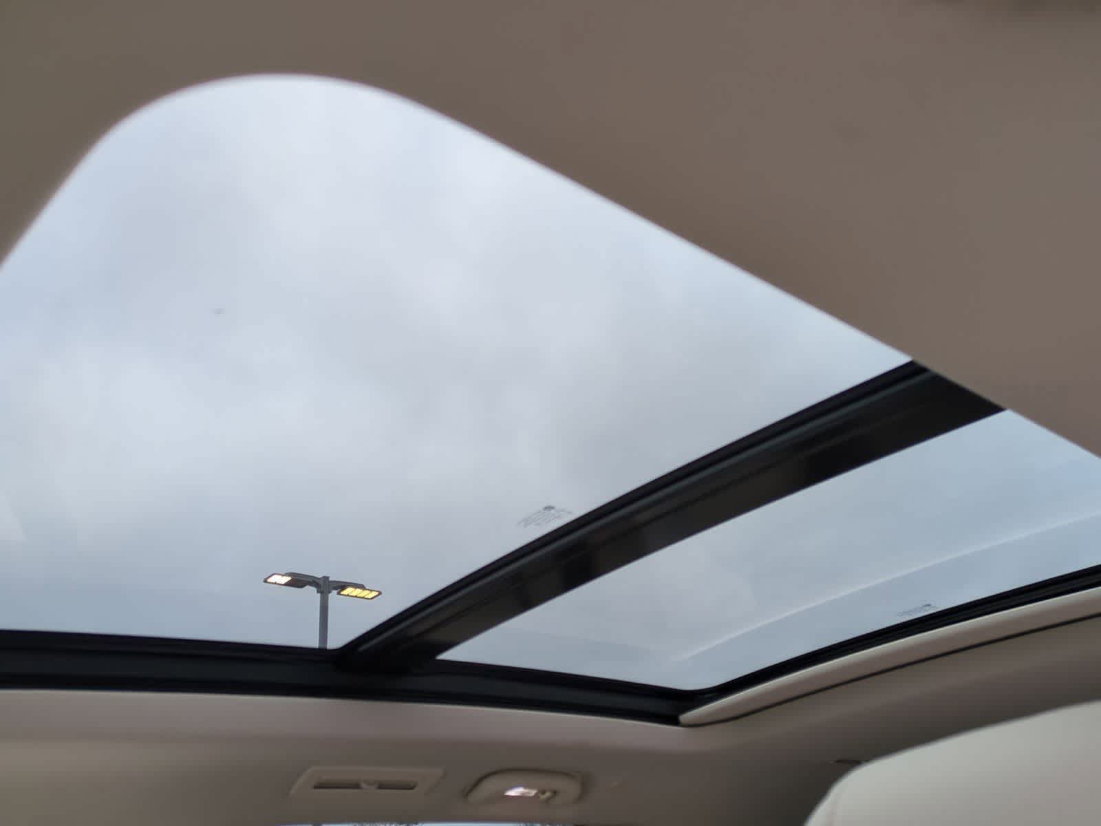 Thumbnail: 2022 Cadillac XT6 - 19