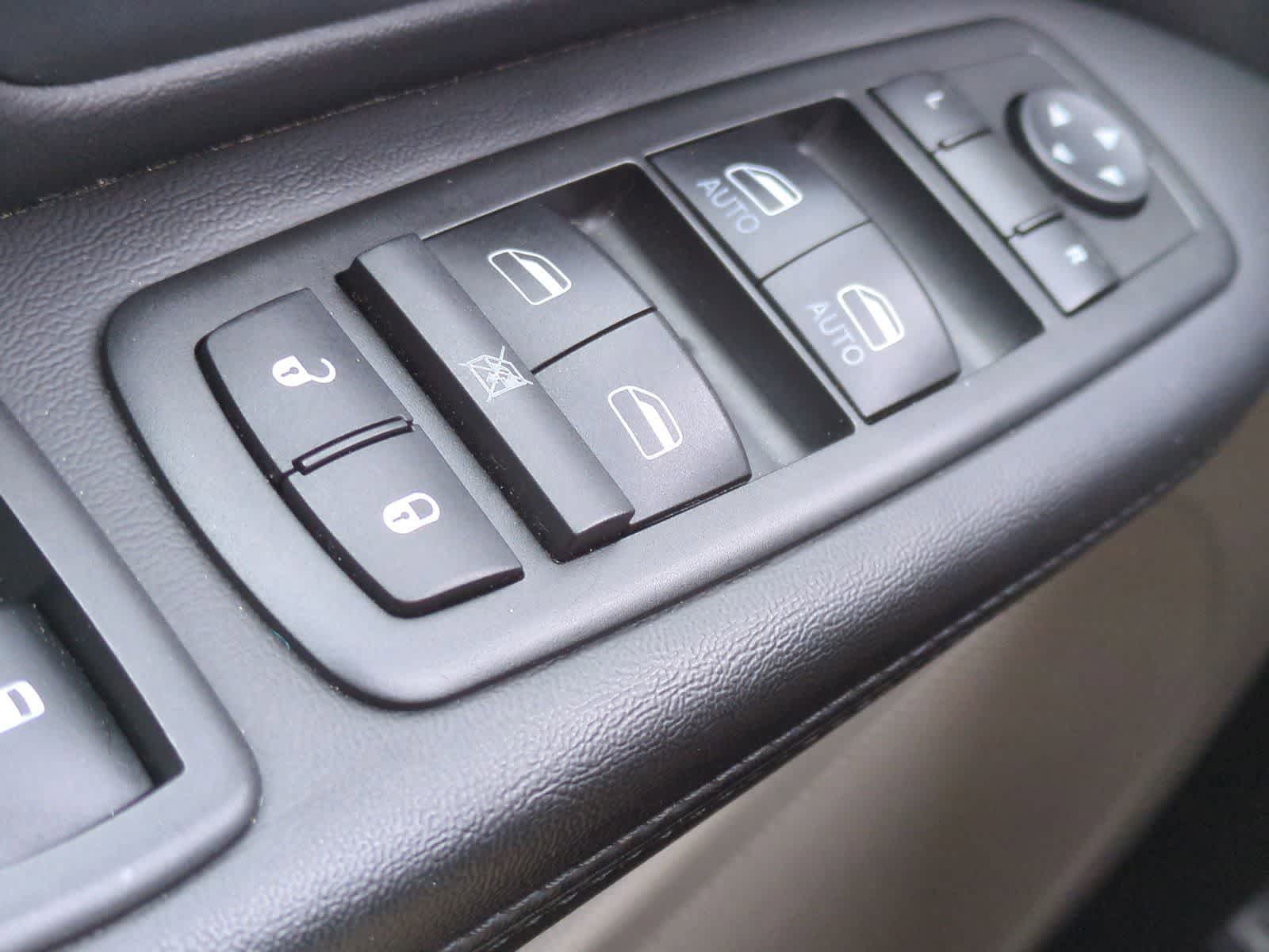 Thumbnail: 2013 Dodge Grand Caravan - 26