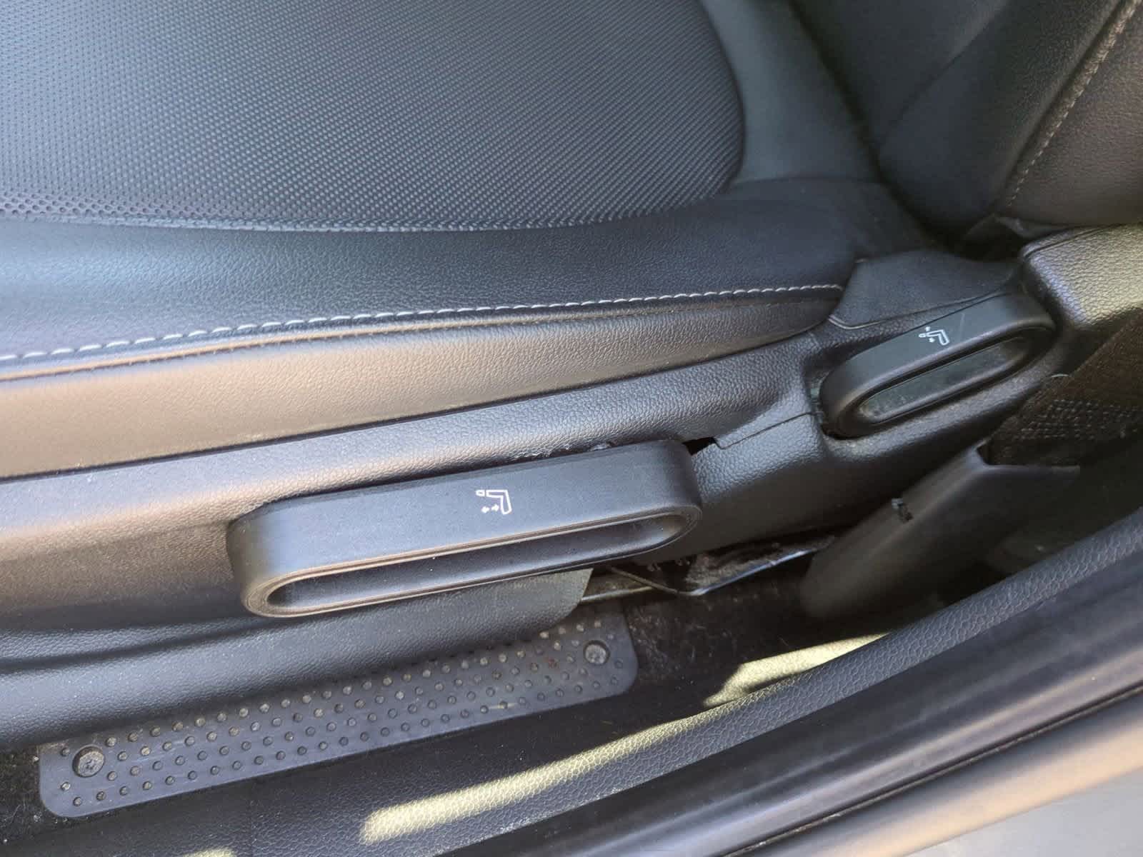 Thumbnail: 2019 MINI Cooper Hardtop - 17