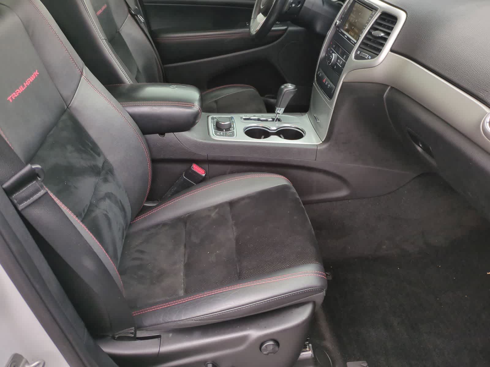 Thumbnail: 2013 Jeep Grand Cherokee - 21