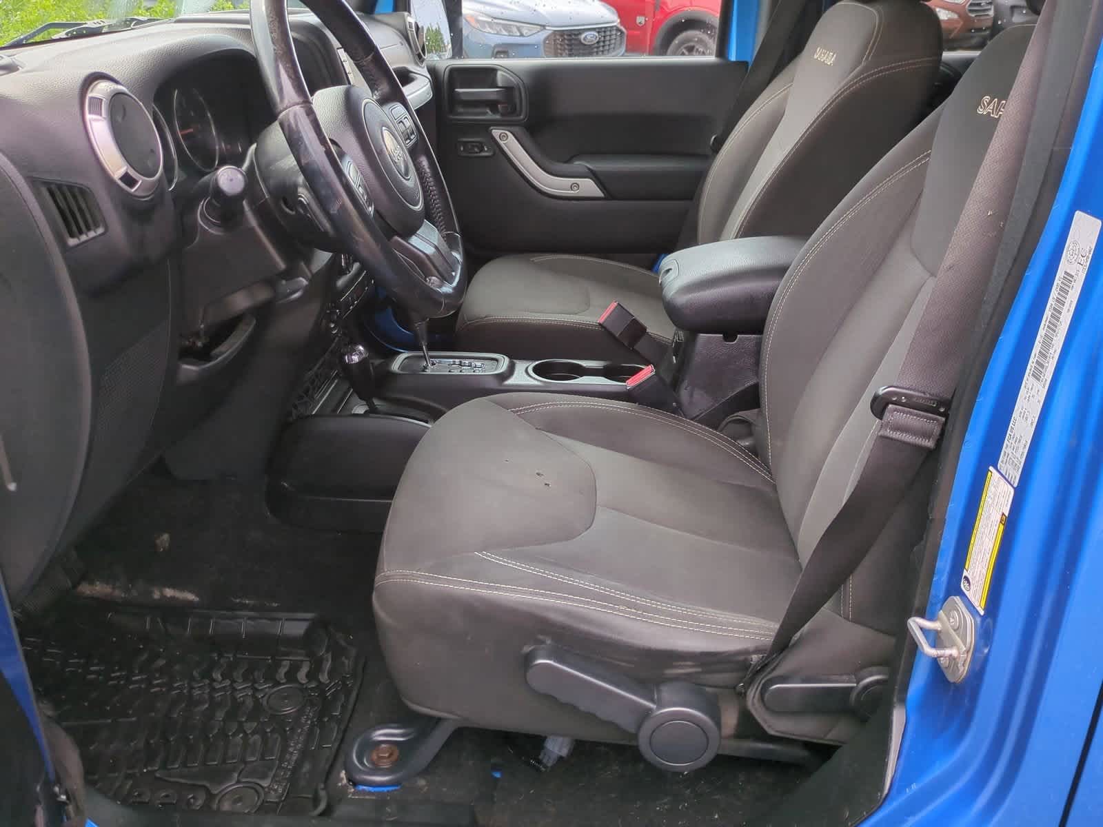 Thumbnail: 2016 Jeep Wrangler - 16