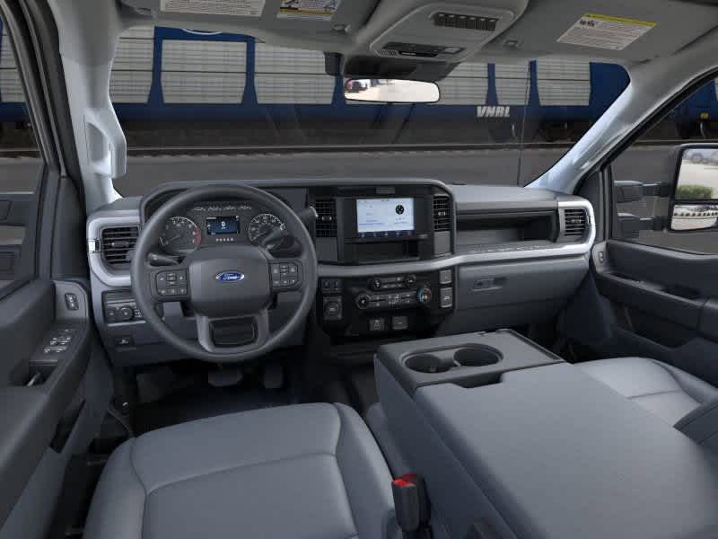 2025 Ford Econoline E-350 9
