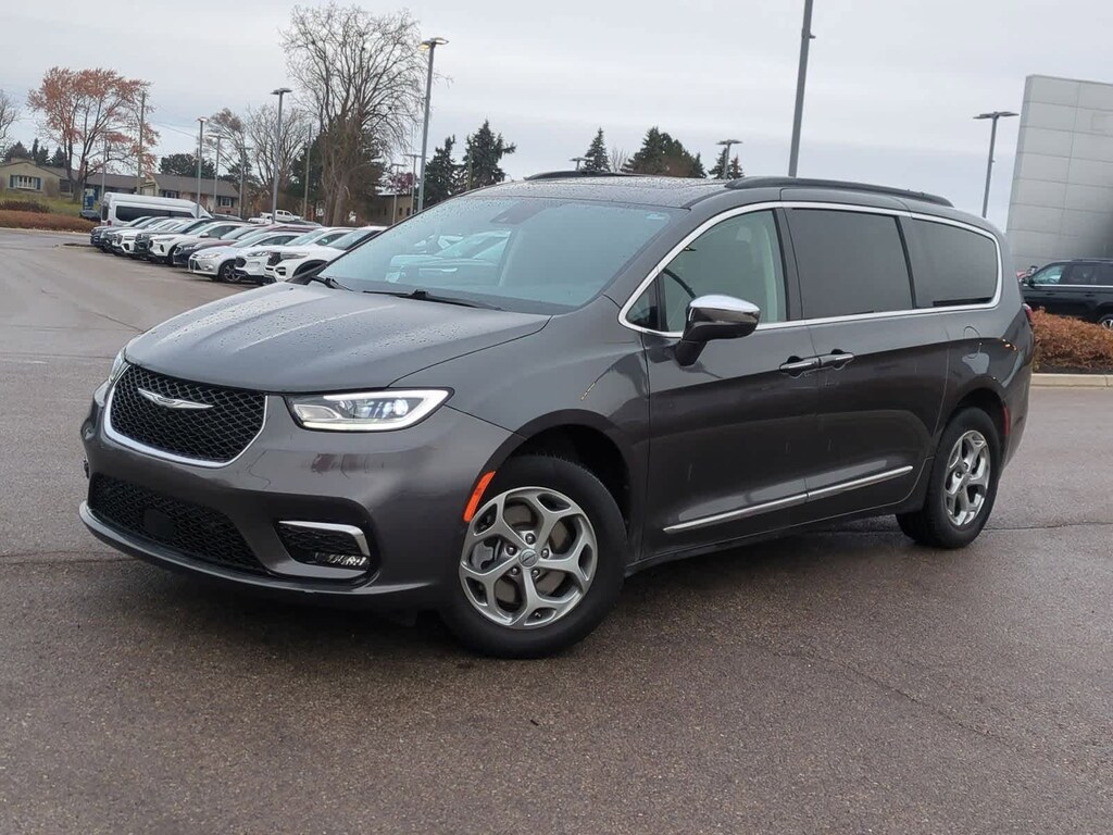 Used 2022 Chrysler Pacifica Limited Van