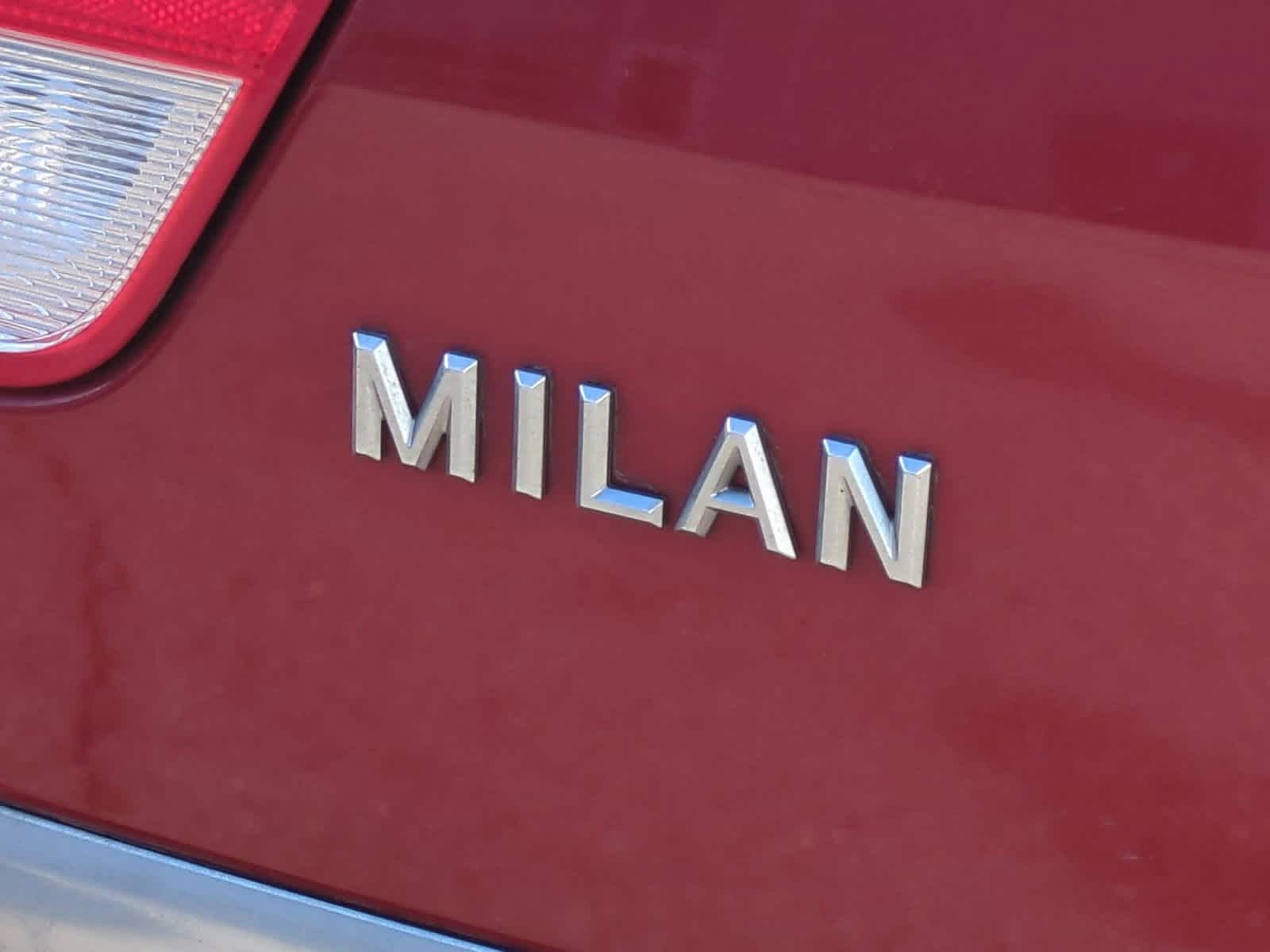 Thumbnail: 2010 Mercury Milan - 13