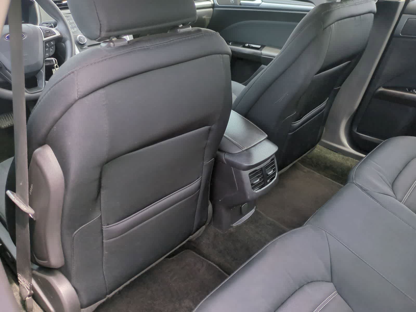 Thumbnail: 2015 Ford Fusion - 18