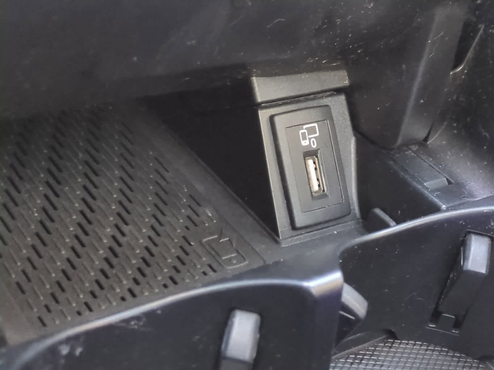 Thumbnail: 2020 Mercedes-Benz C-Class - 32