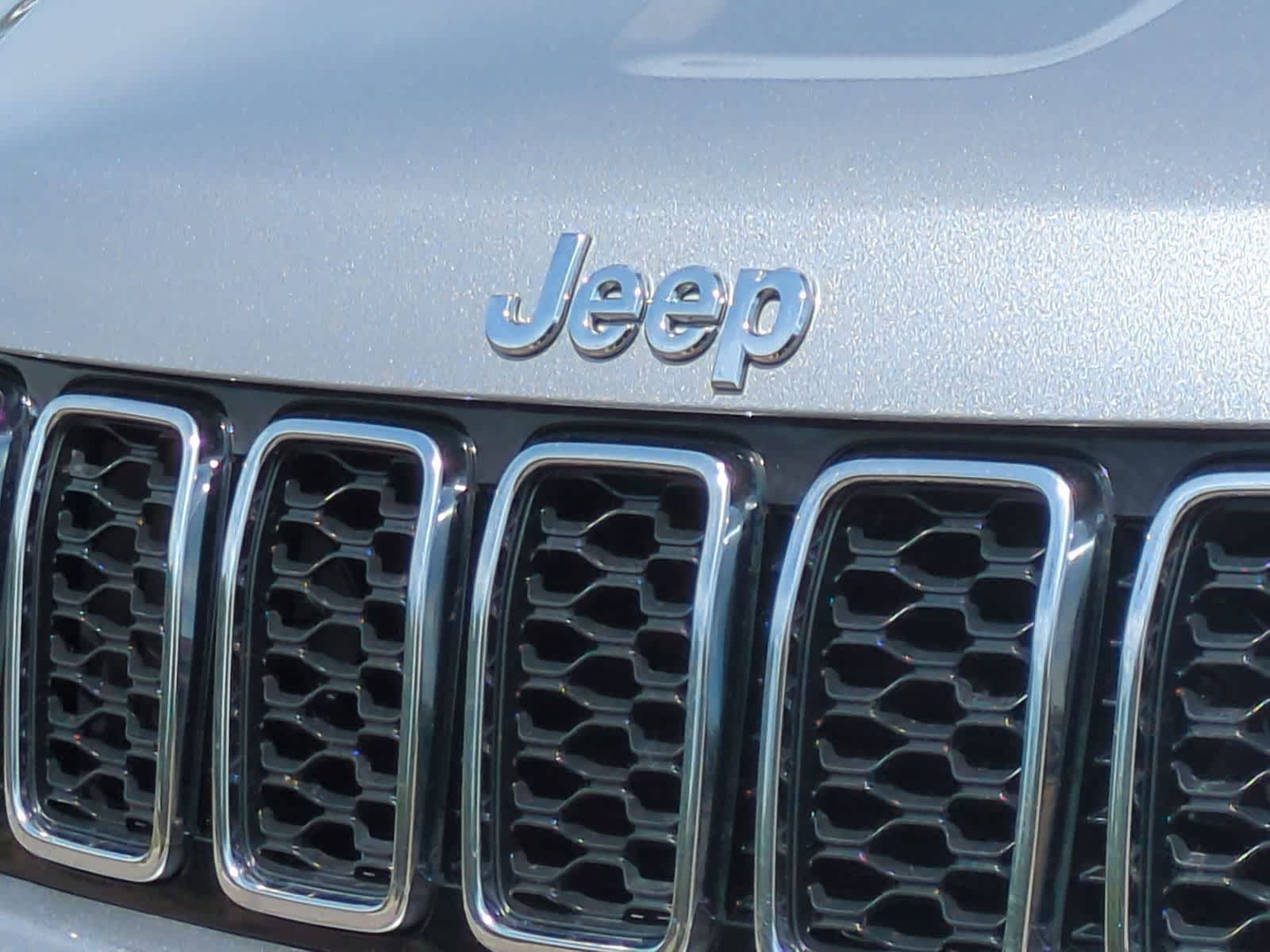 Thumbnail: 2021 Jeep Grand Cherokee - 12