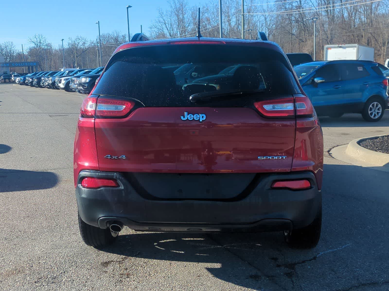 Thumbnail: 2016 Jeep Cherokee - 7