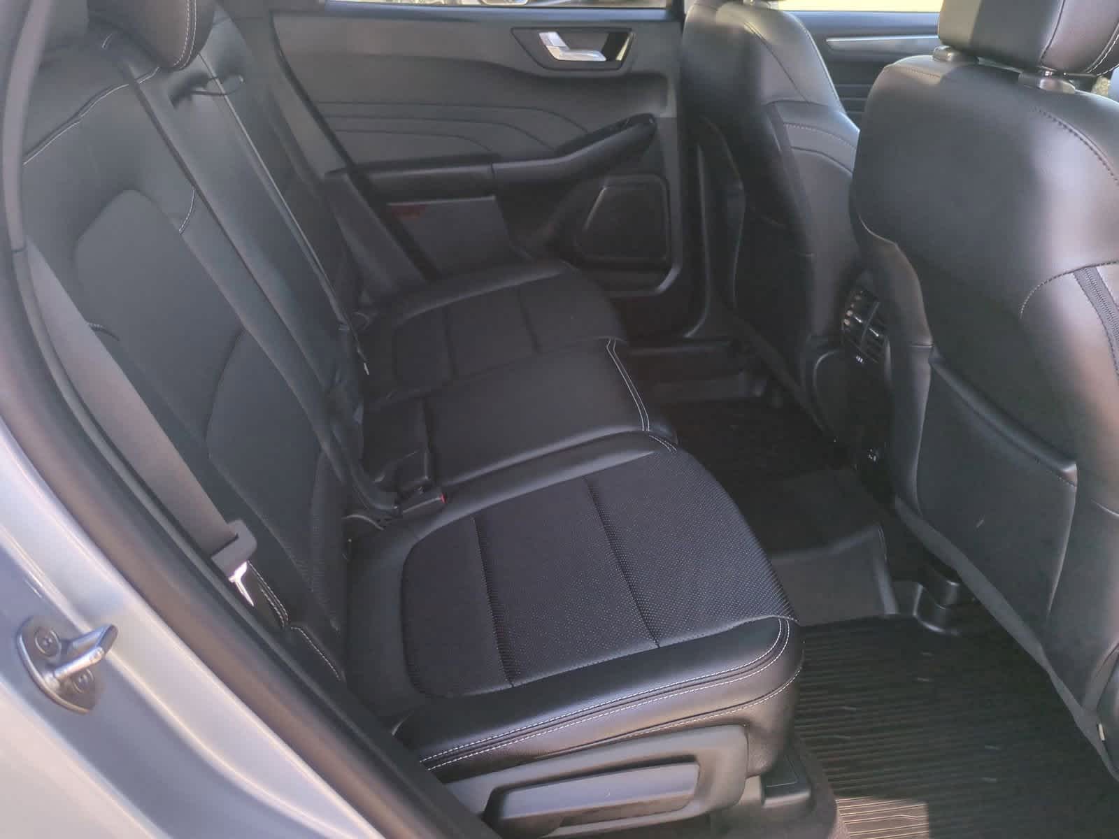 Thumbnail: 2022 Ford Escape - 21