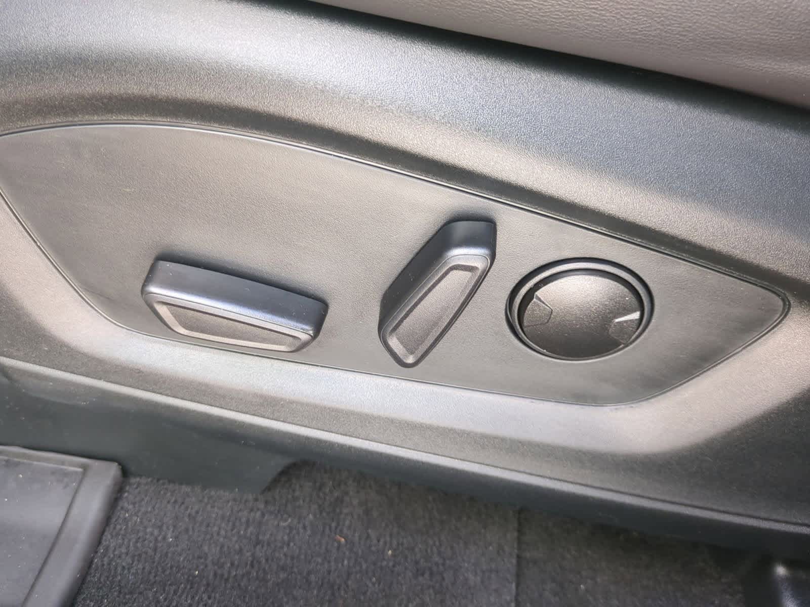 Thumbnail: 2023 Ford Explorer - 17