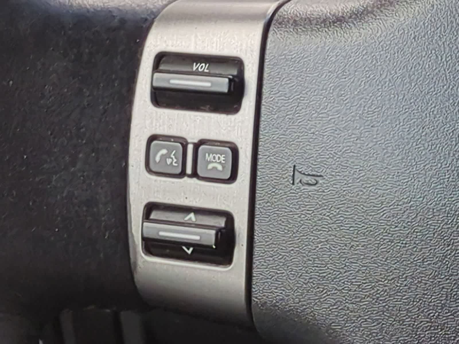 Thumbnail: 2011 Nissan Titan - 23