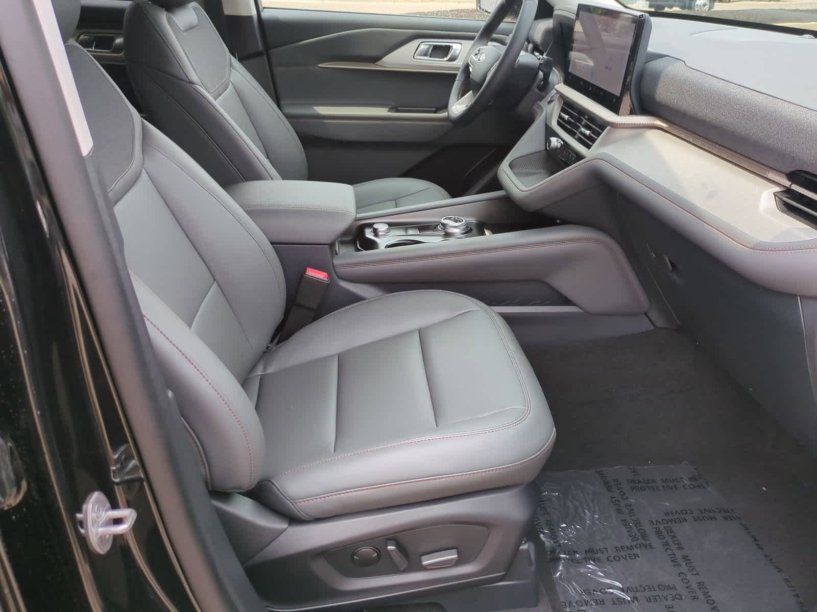 2025 Ford Explorer Active 21