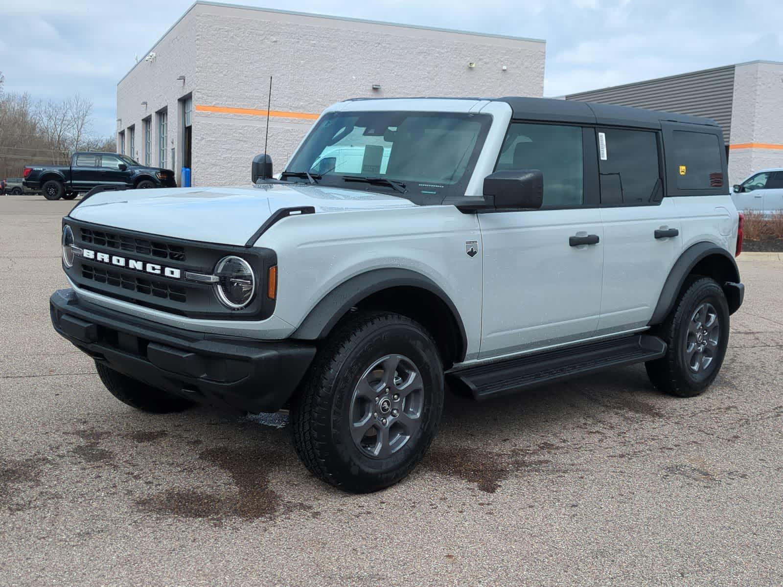 Thumbnail: 2026 Ford Bronco - 4