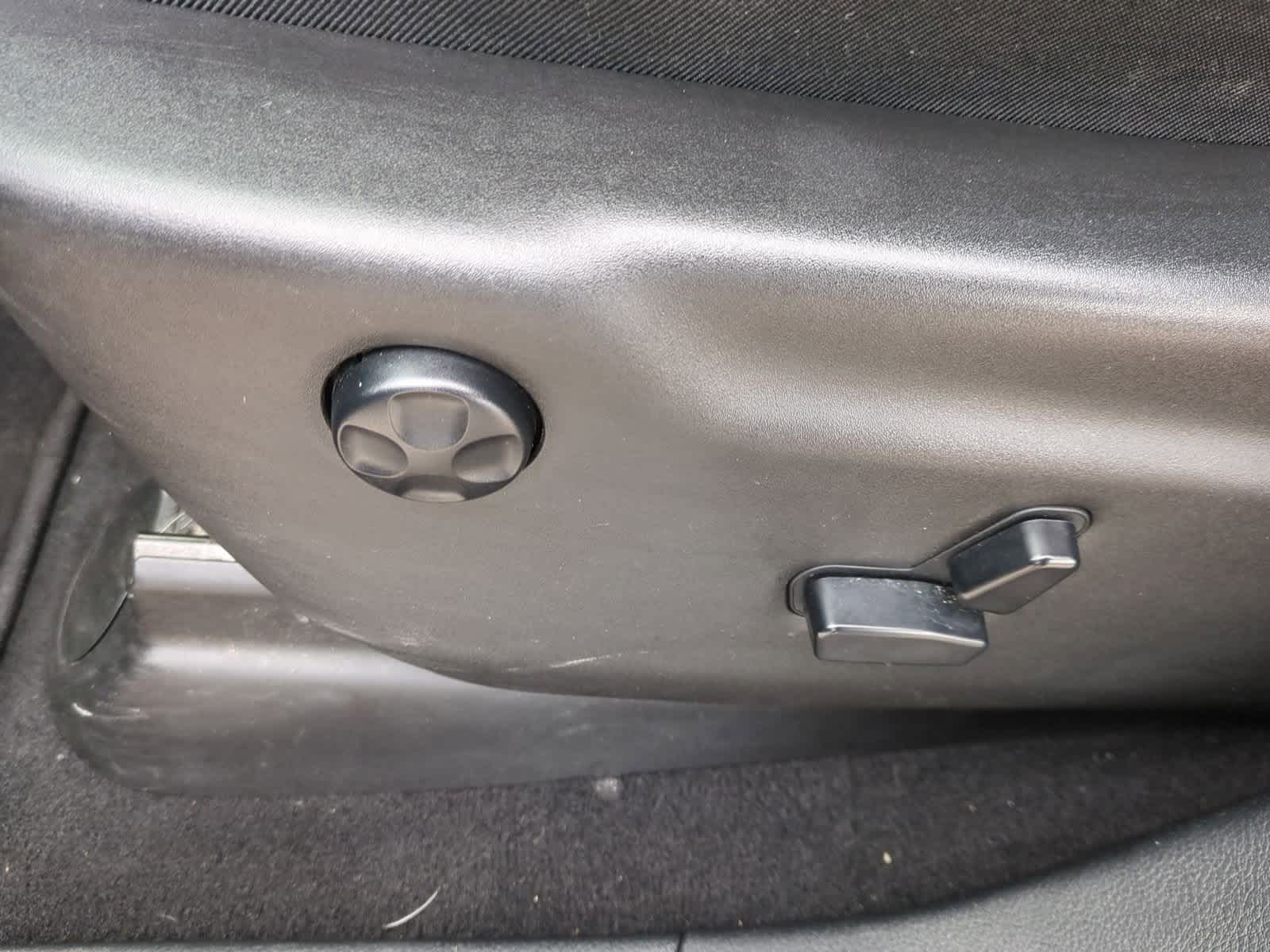 Thumbnail: 2020 Jeep Grand Cherokee - 17