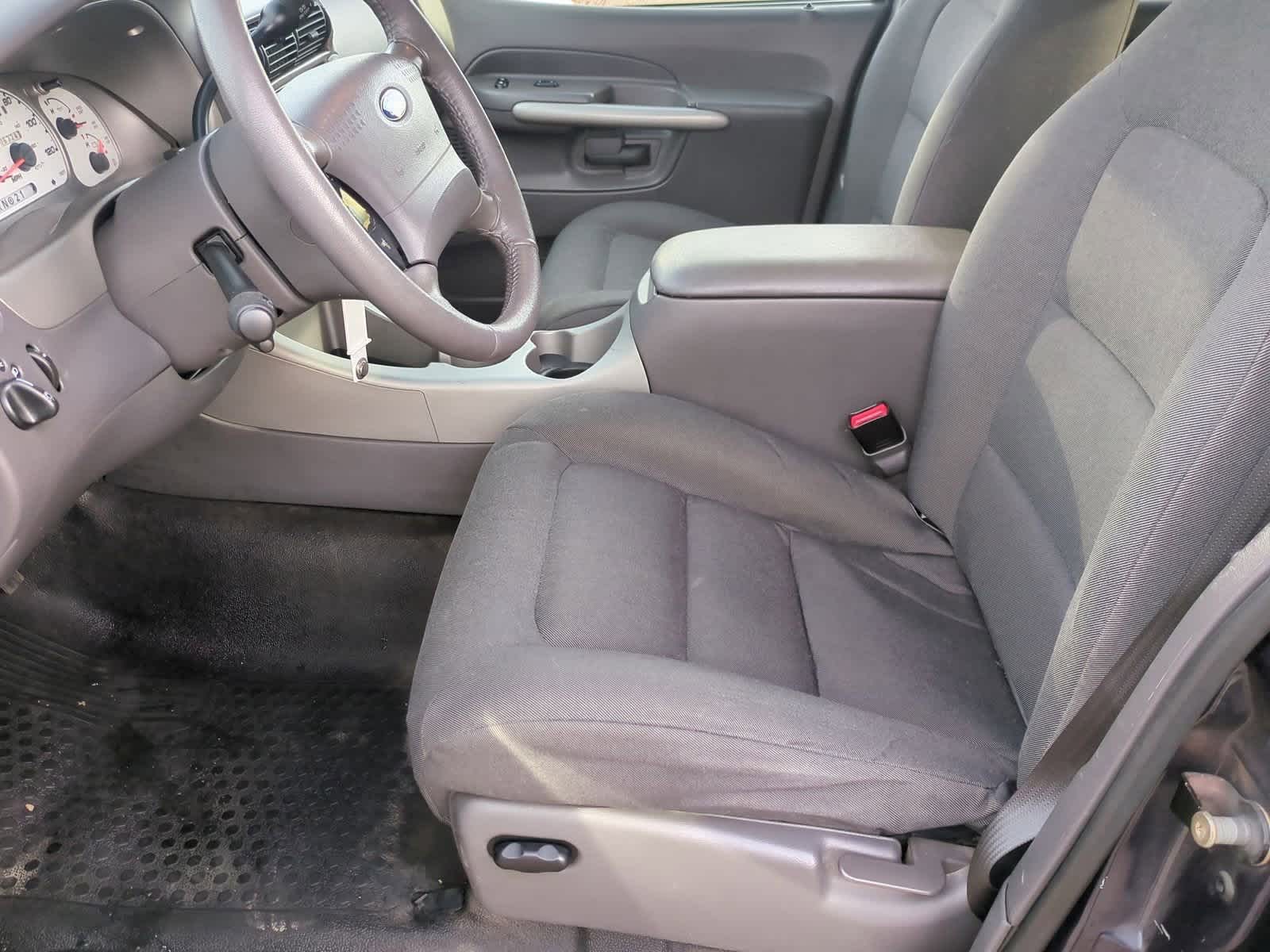 Thumbnail: 2001 Ford Explorer Sport Trac - 16