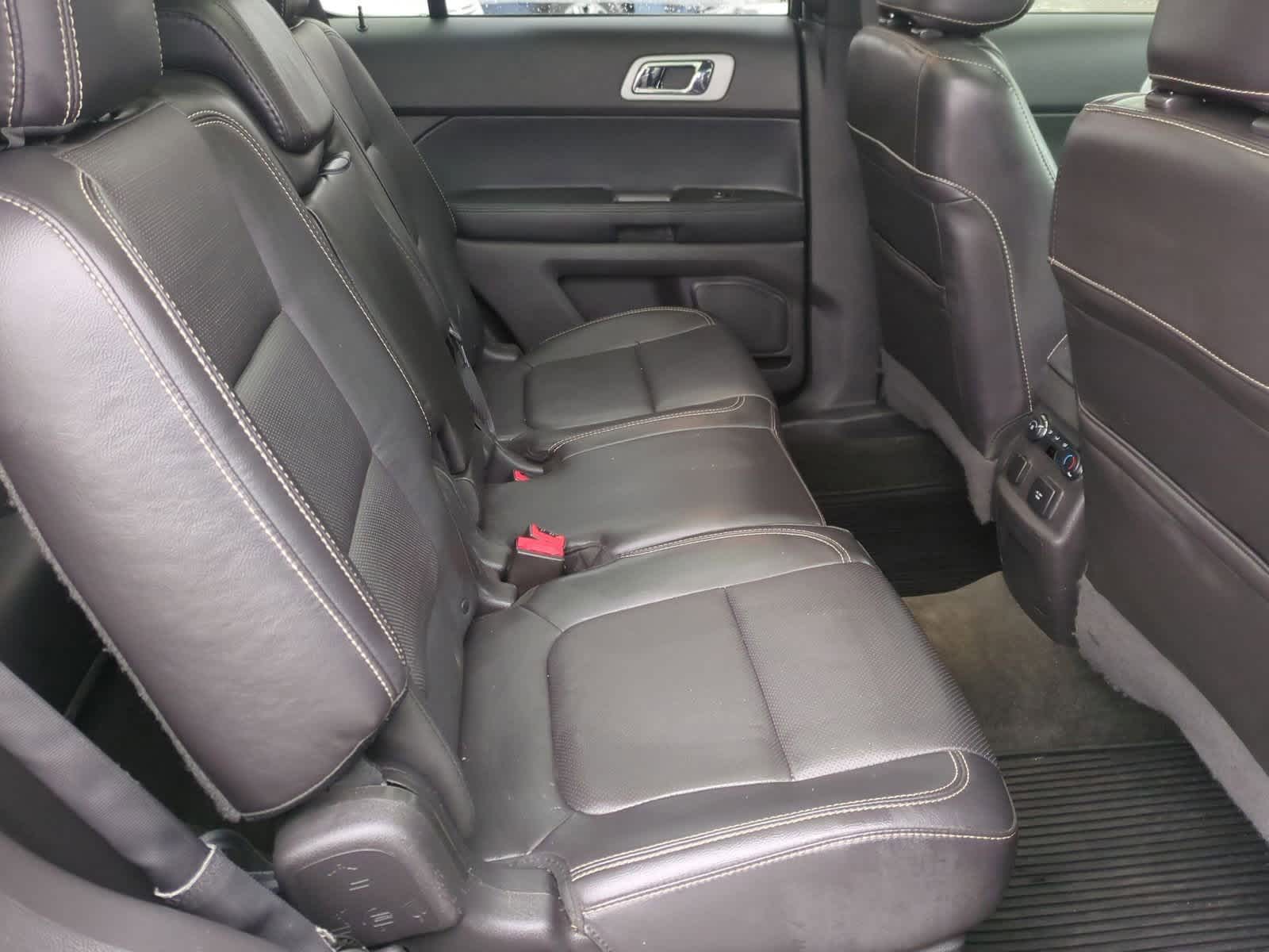 Thumbnail: 2015 Ford Explorer - 21