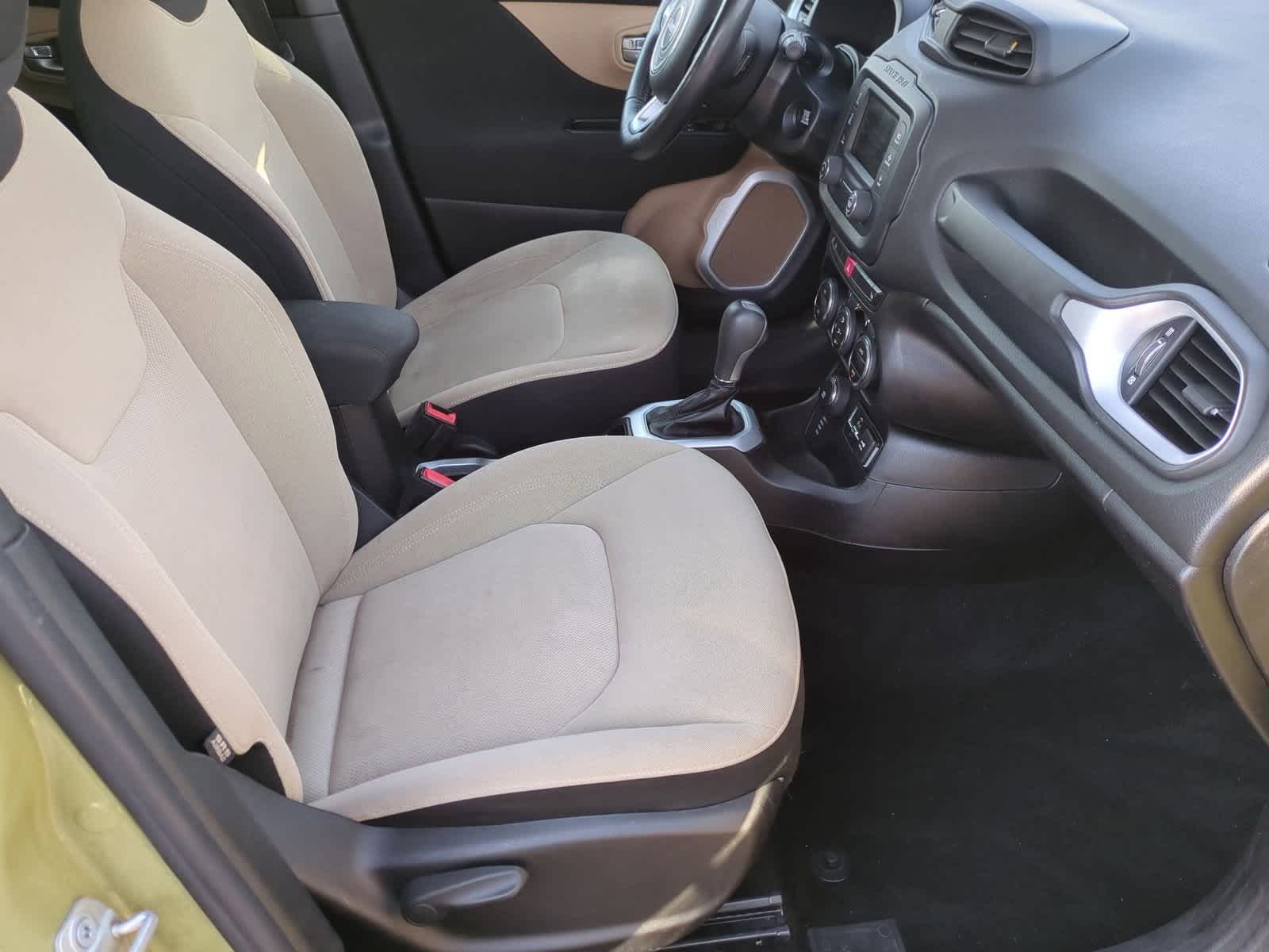 Thumbnail: 2015 Jeep Renegade - 21