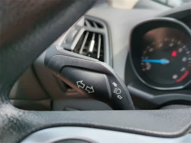 2013 Ford Escape S 26