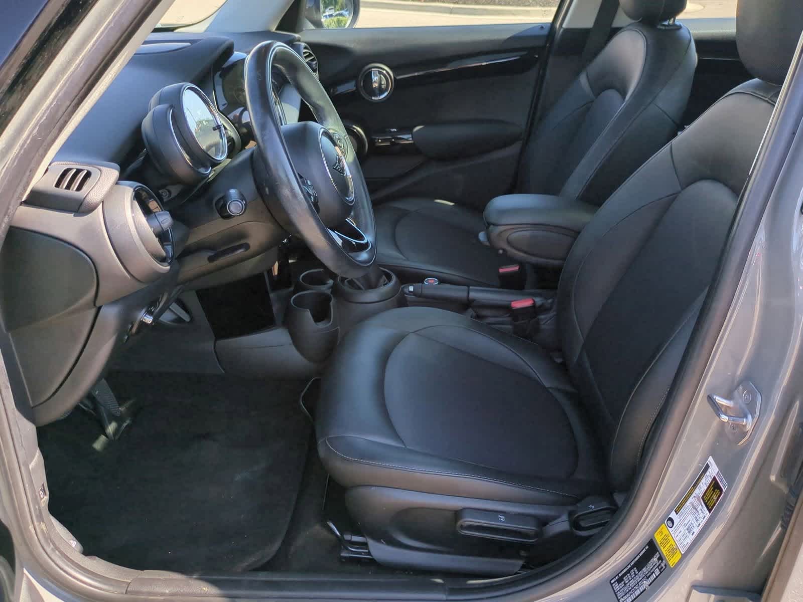 Thumbnail: 2019 MINI Cooper Hardtop - 16