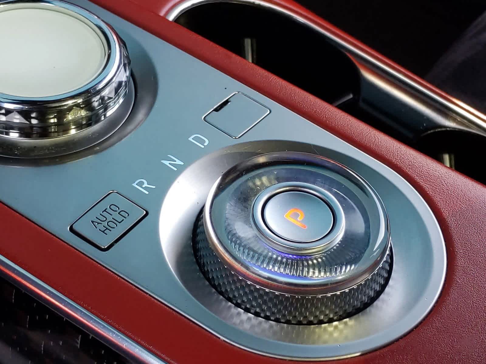 Thumbnail: 2022 Genesis GV70 - 33