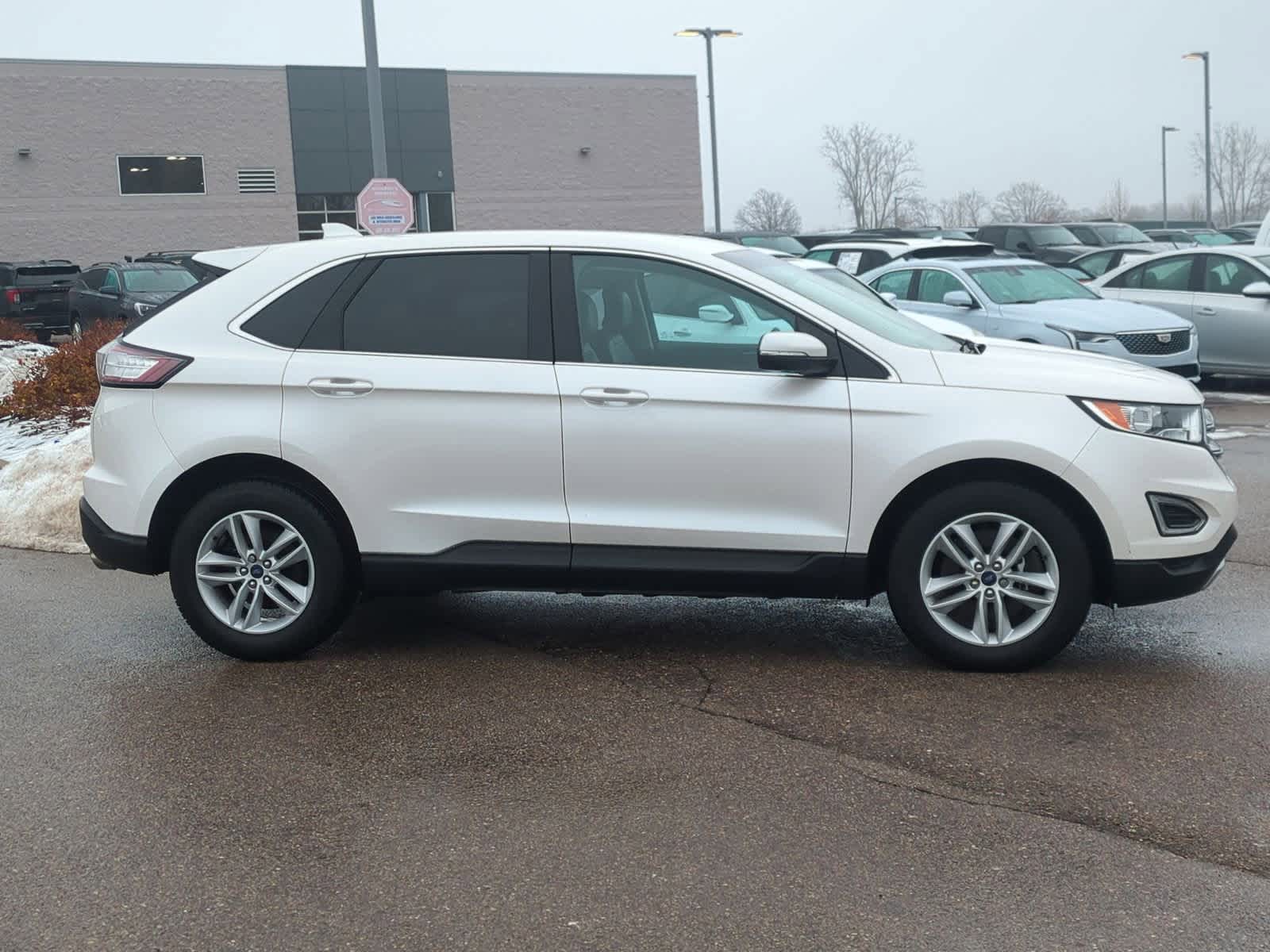 Thumbnail: 2017 Ford Edge - 9