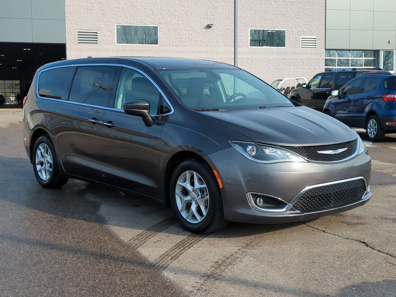Thumbnail: 2018 Chrysler Pacifica - 2