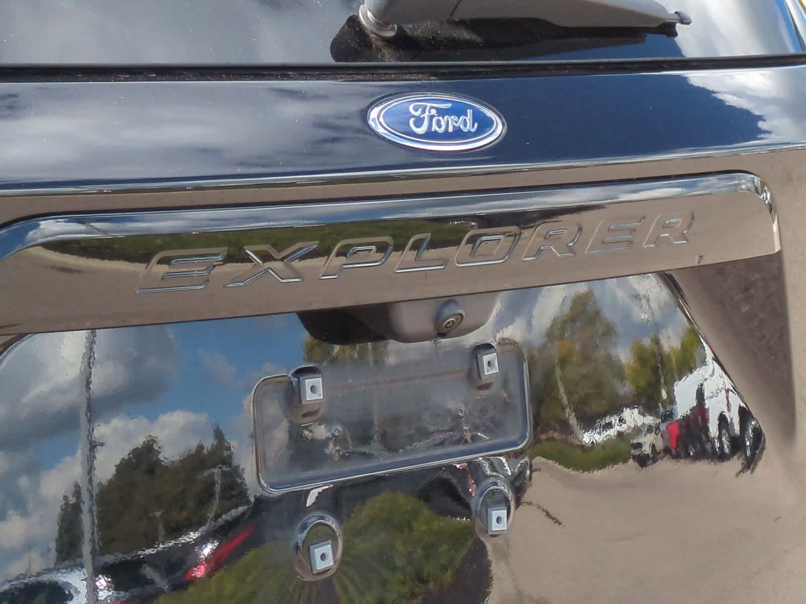 Thumbnail: 2023 Ford Explorer - 14