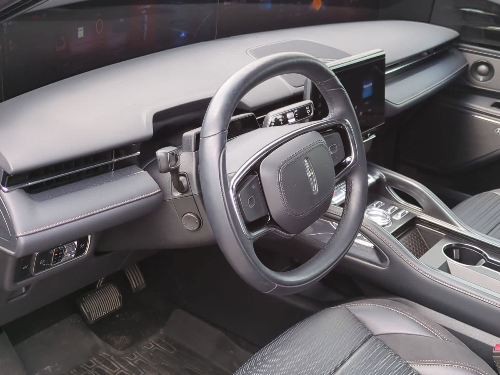 Thumbnail: 2024 Lincoln Nautilus - 10