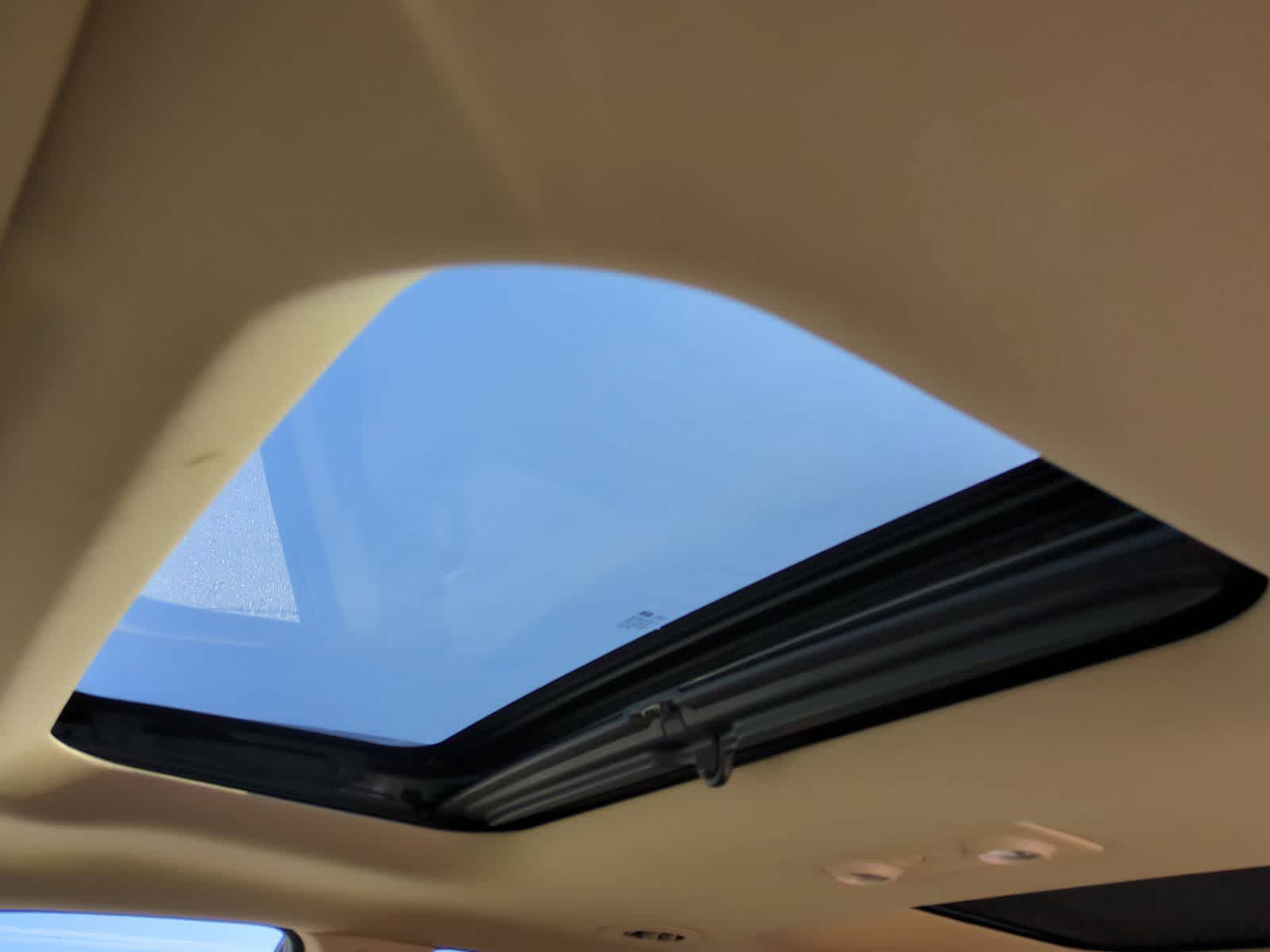 Thumbnail: 2010 Buick Enclave - 19