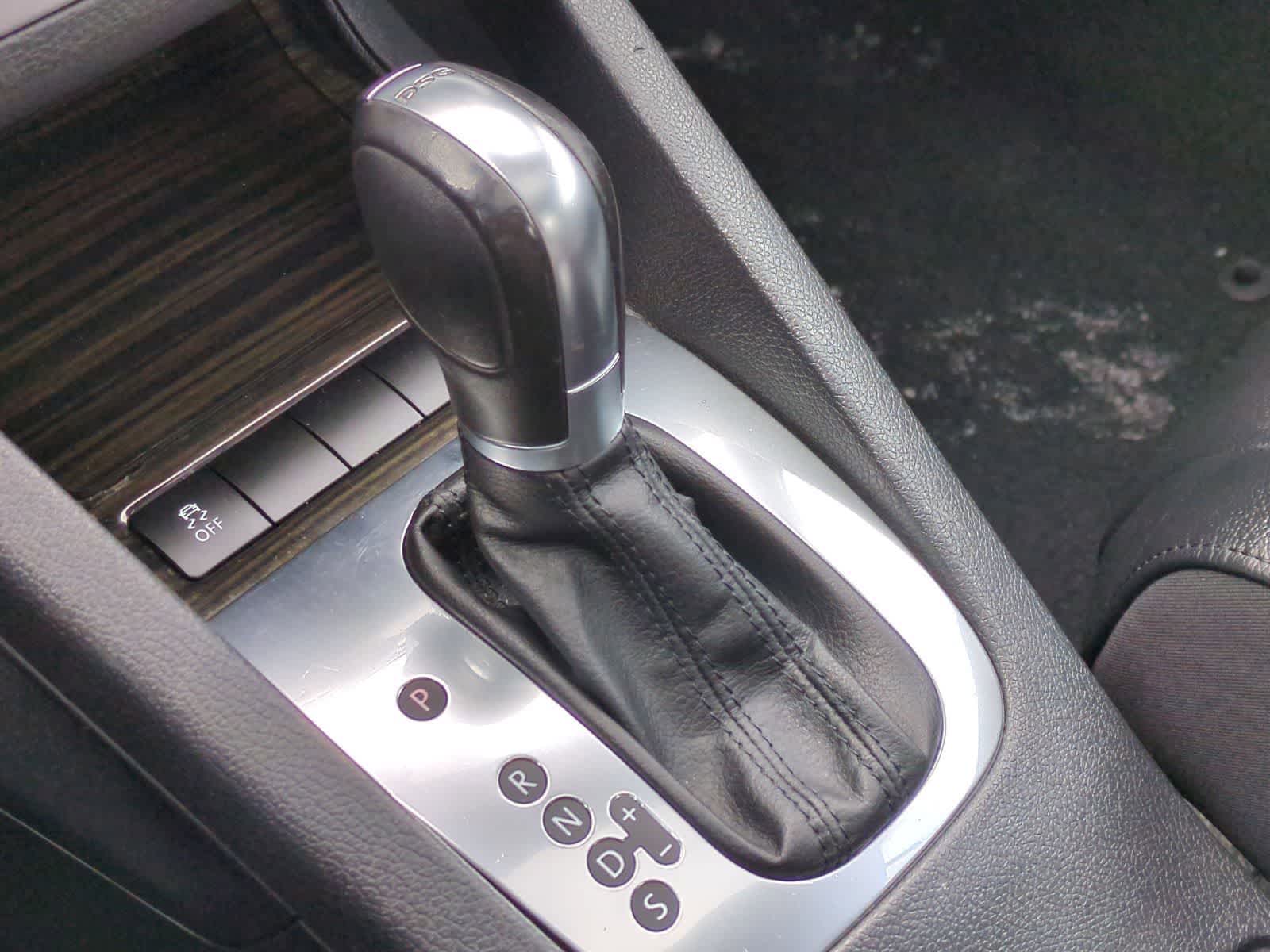 Thumbnail: 2013 Volkswagen Eos - 33