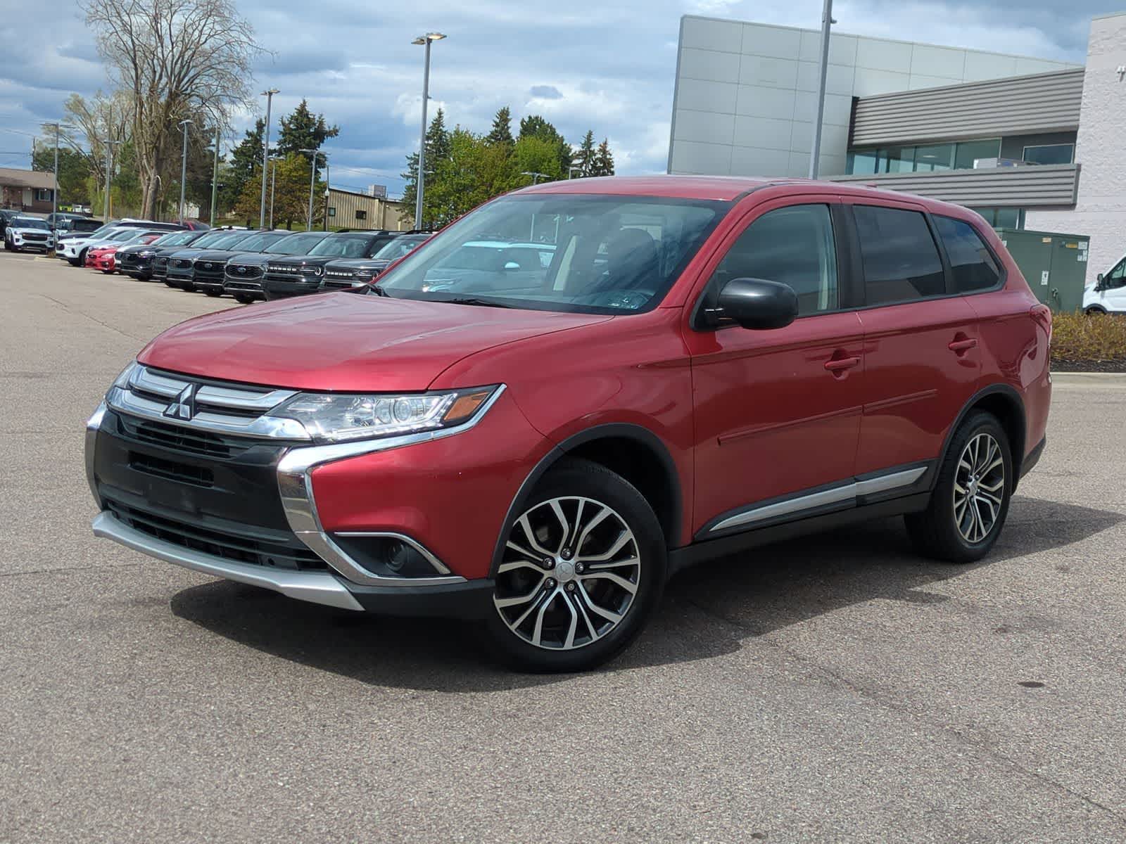2018 Mitsubishi Outlander ES -
                  Waterford, MI