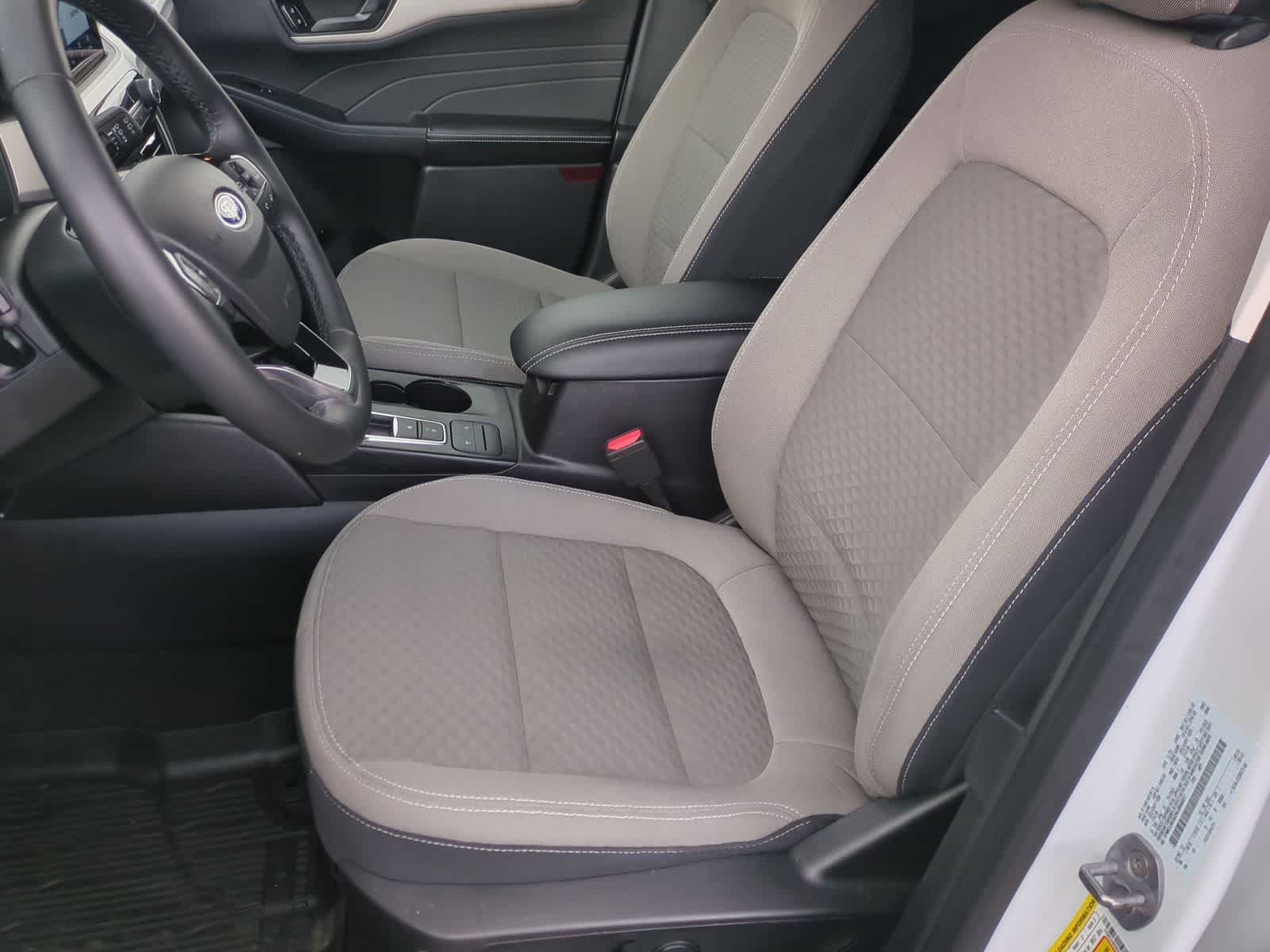 Thumbnail: 2022 Ford Escape - 16