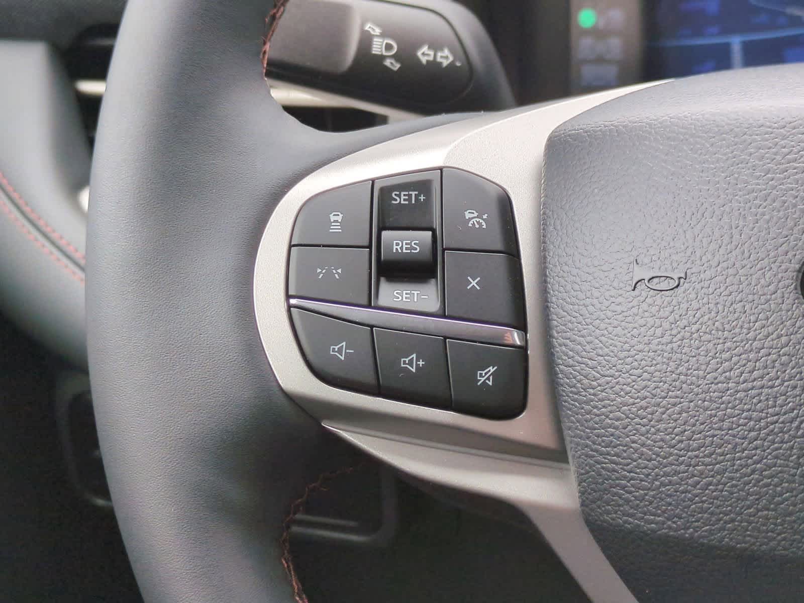 2025 Ford Explorer Active 23