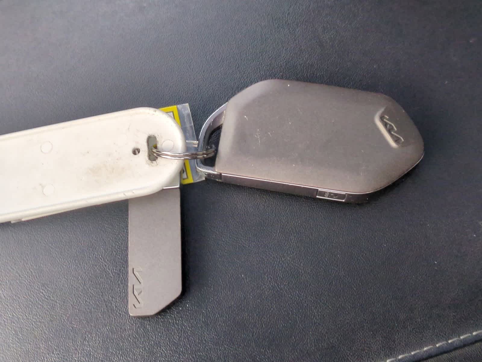 Thumbnail: 2023 Kia Telluride - 39