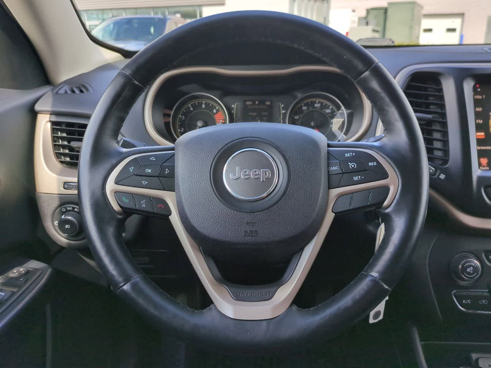 Thumbnail: 2017 Jeep Cherokee - 21