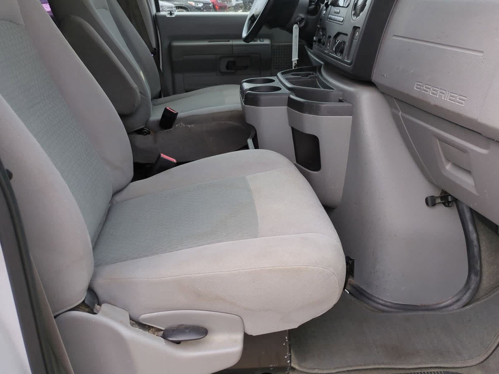 Thumbnail: 2014 Ford Econoline - 21