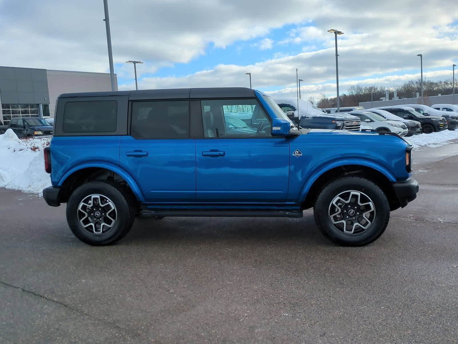 Thumbnail: 2022 Ford Bronco - 9