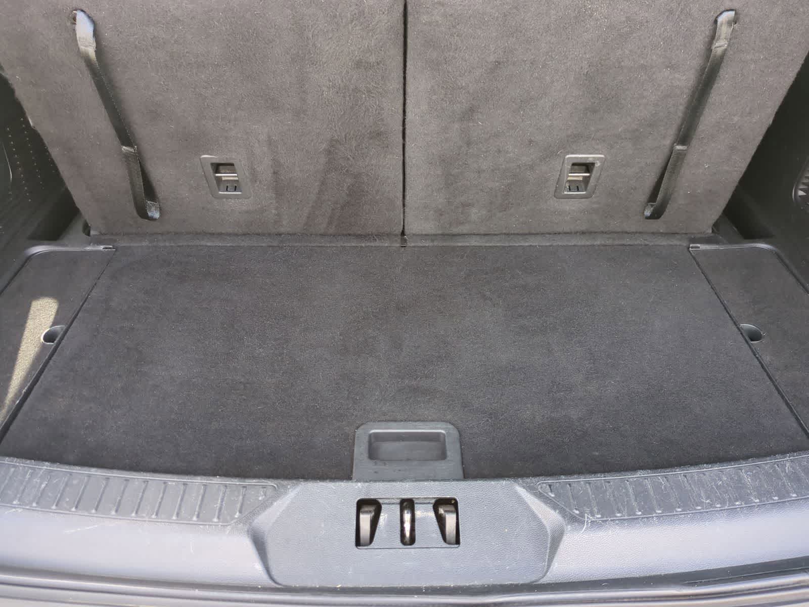 Thumbnail: 2020 Ford Explorer - 35